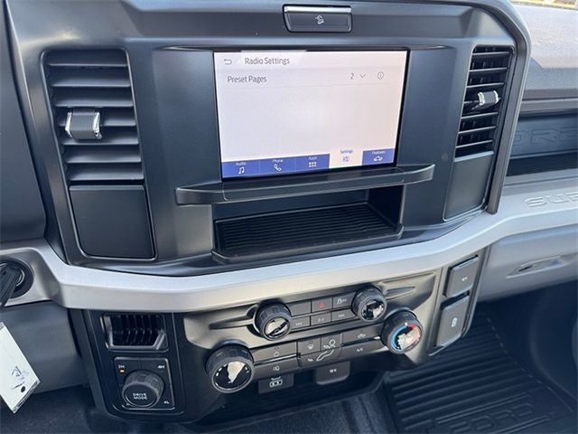 2025 Ford F-250 XL 4WD photo