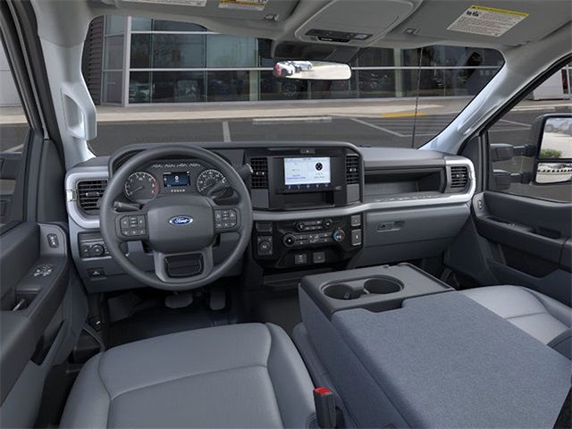 2025 Ford F-250 XL 4WD photo