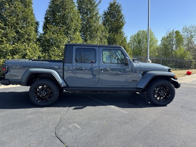 2025 Jeep Gladiator Nighthawk 4WD photo
