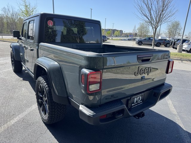 2025 Jeep Gladiator Nighthawk 4WD photo