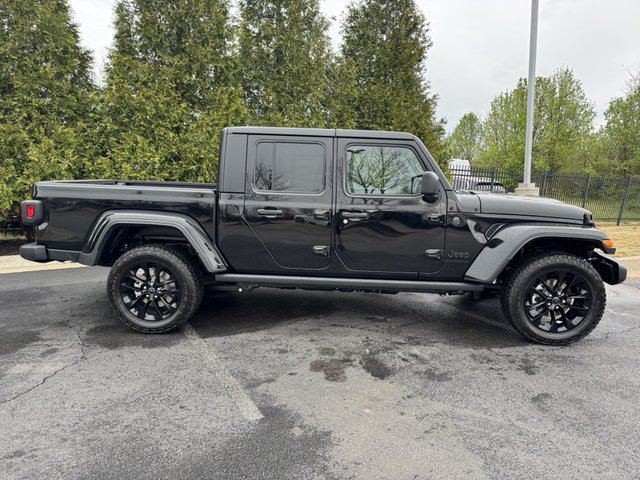 2025 Jeep Gladiator Nighthawk 4WD photo