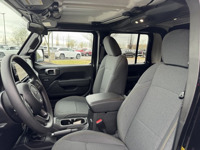 2025 Jeep Gladiator Nighthawk 4WD photo
