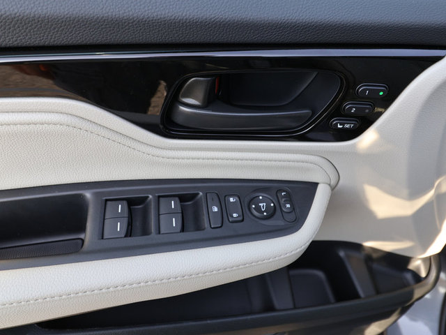2025 Honda Odyssey Touring photo