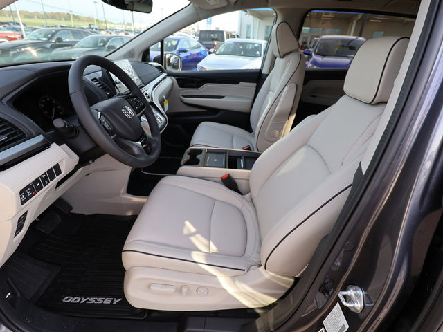 2025 Honda Odyssey Touring photo