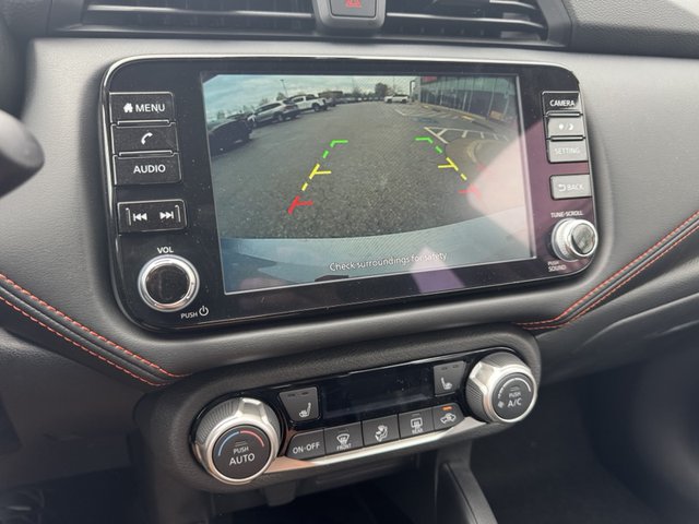 2025 Nissan Versa SR photo