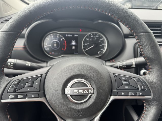 2025 Nissan Versa SR photo
