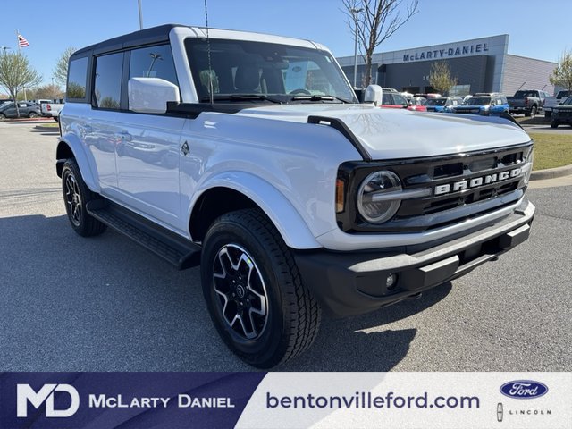 2025 Ford Bronco Outer Banks 4Dr 4WD photo