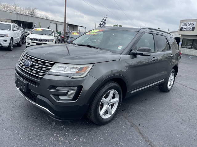 2017 Ford Explorer XLT 4WD photo
