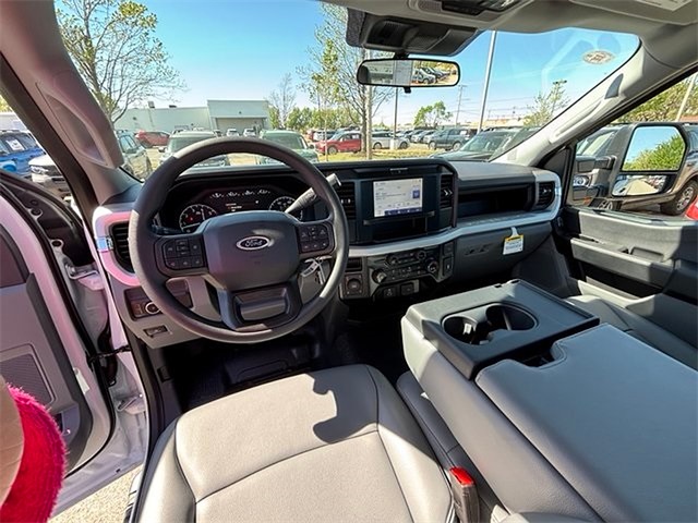 2025 Ford F-250 XL 4WD photo