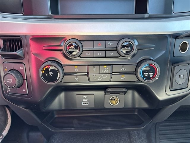2025 Ford F-250 XL 4WD photo