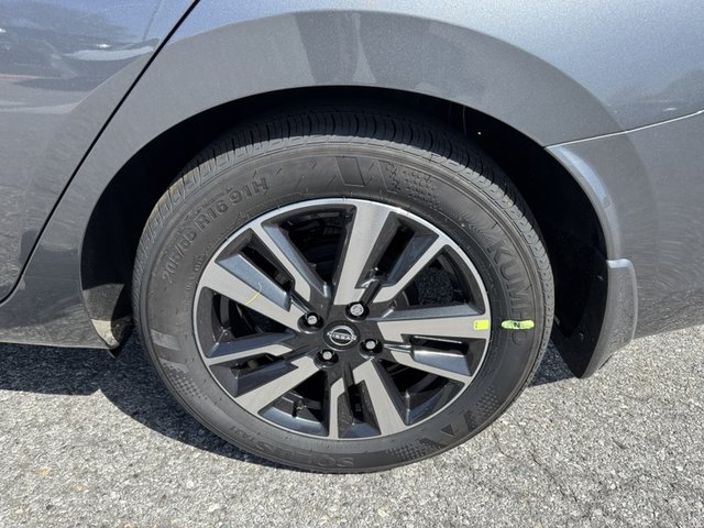 2025 Nissan Versa S photo