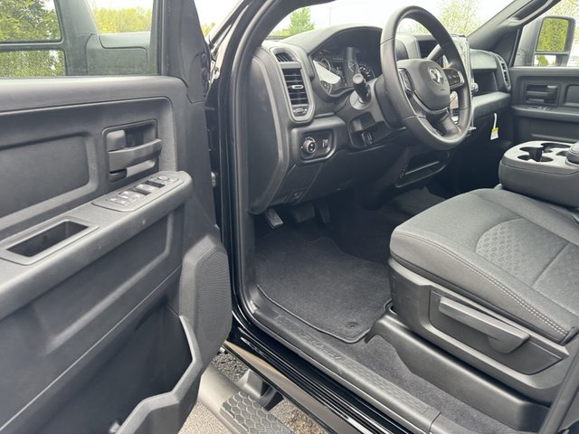2025 RAM 2500 Tradesman 4WD photo