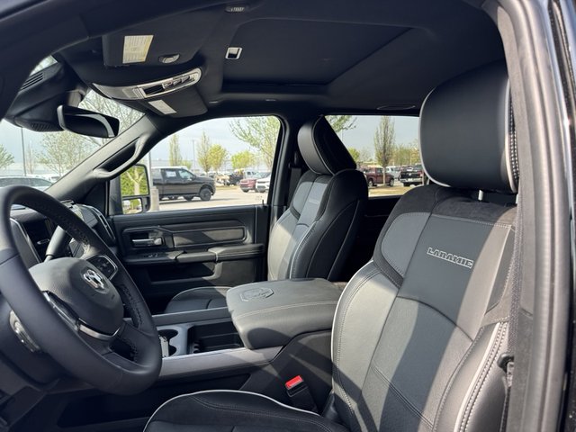 2025 RAM 3500 Laramie 4WD photo
