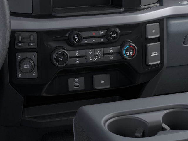 2025 Ford F-250 XLT SD 4WD 6.75ft Box photo