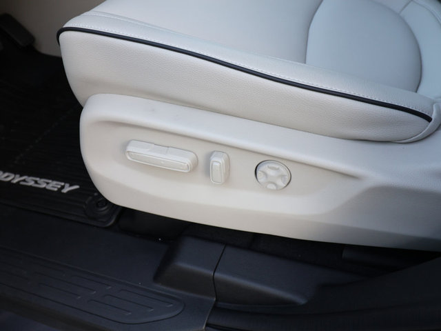 2025 Honda Odyssey Touring photo