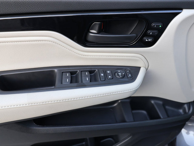 2025 Honda Odyssey Touring photo