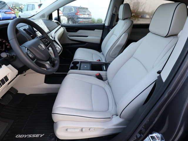 2025 Honda Odyssey Touring photo