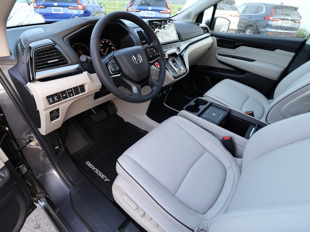 2025 Honda Odyssey Touring photo