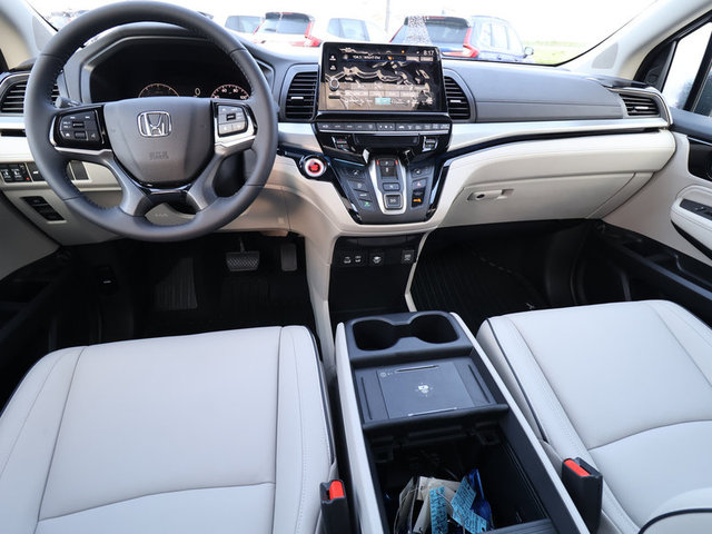 2025 Honda Odyssey Touring photo