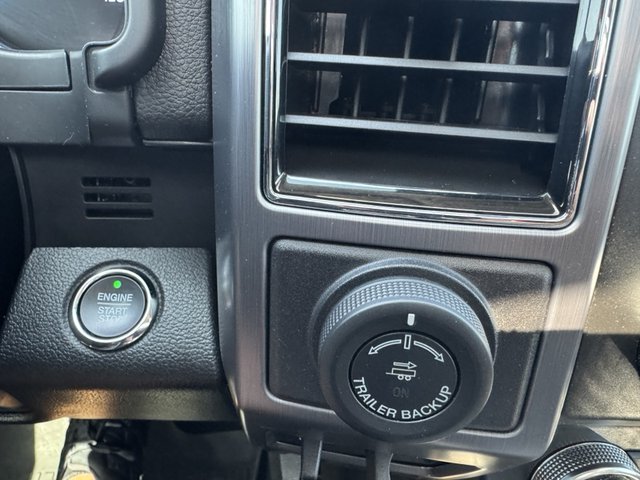 2019 Ford Expedition Max Platinum 4WD photo