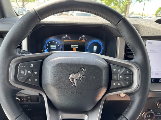 2025 Ford Bronco Outer Banks 4Dr 4WD photo