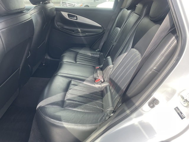 2017 Infiniti QX50 RWD photo