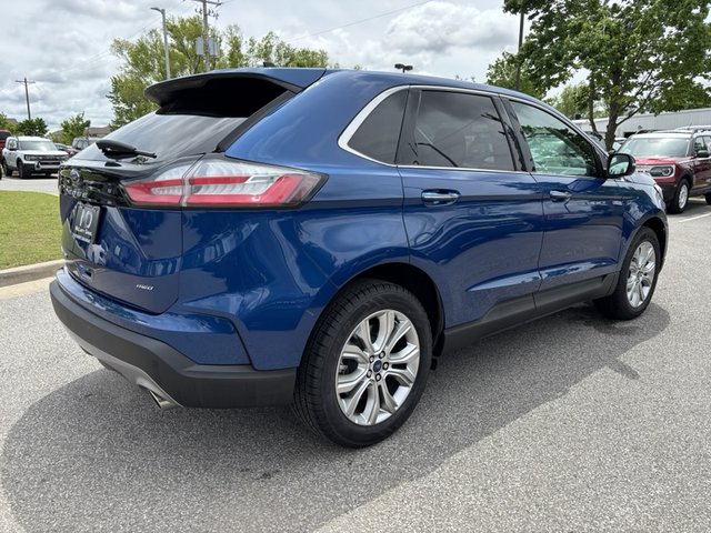 2022 Ford Edge Titanium AWD photo