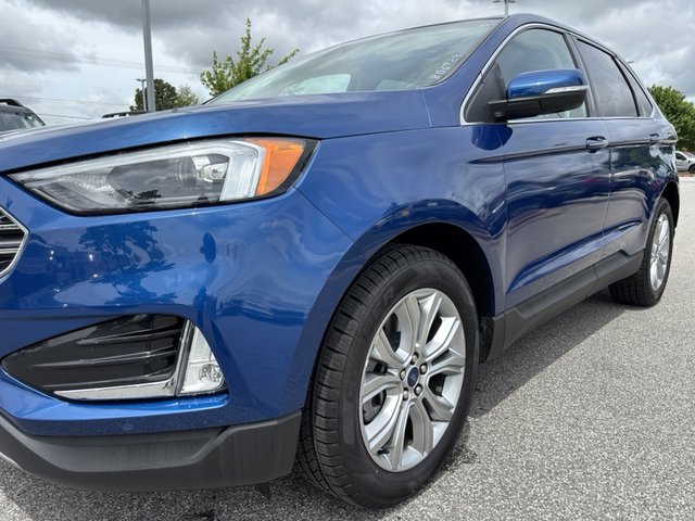 2022 Ford Edge Titanium AWD photo
