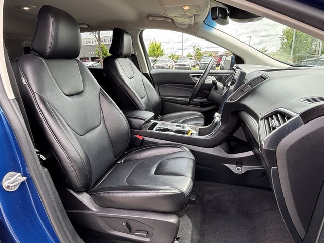 2022 Ford Edge Titanium AWD photo