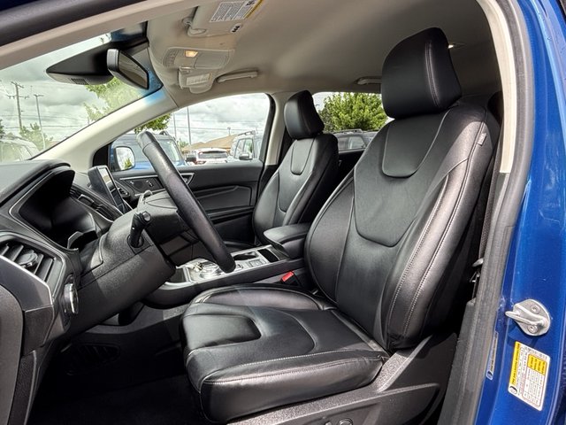 2022 Ford Edge Titanium AWD photo