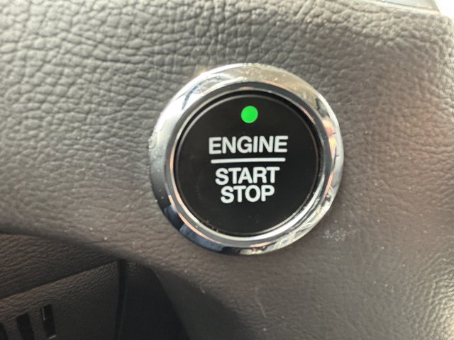 2022 Ford Edge Titanium AWD photo