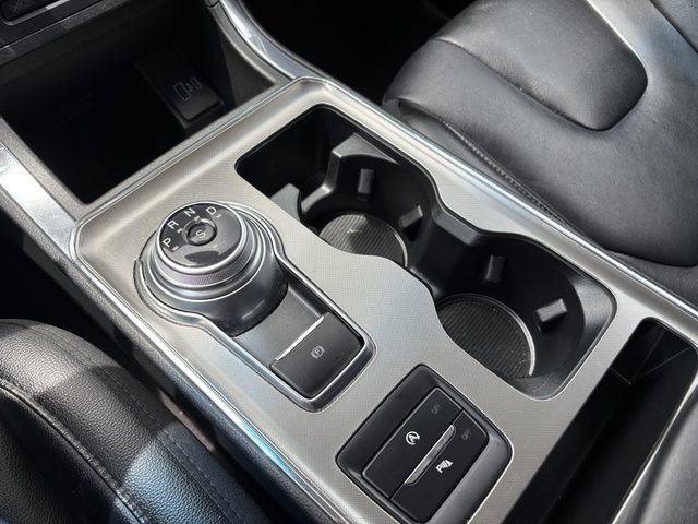 2022 Ford Edge Titanium AWD photo