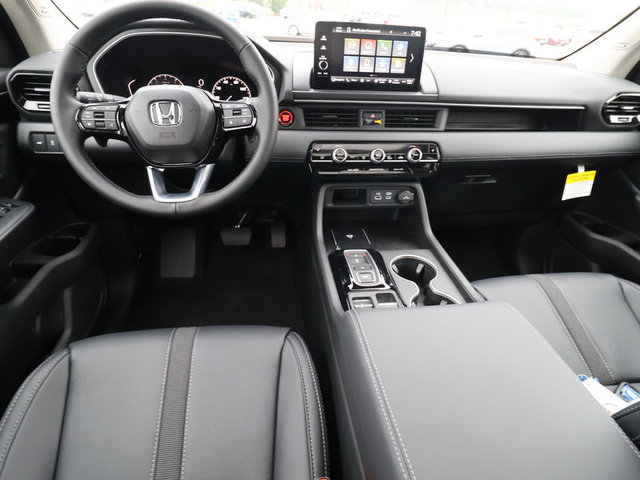 2025 Honda Pilot Touring+ AWD photo