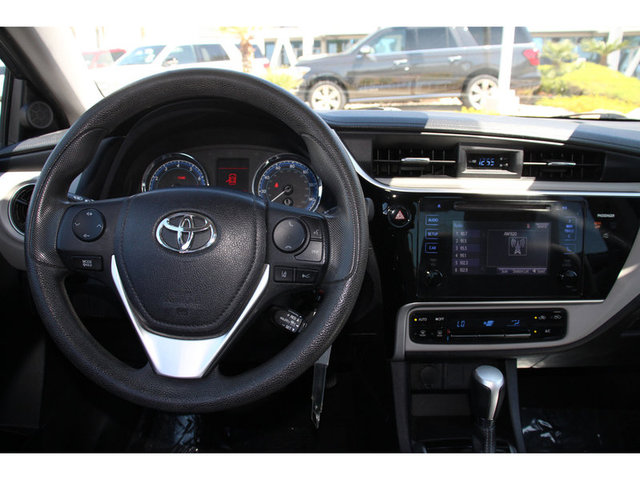 2017 Toyota Corolla LE photo