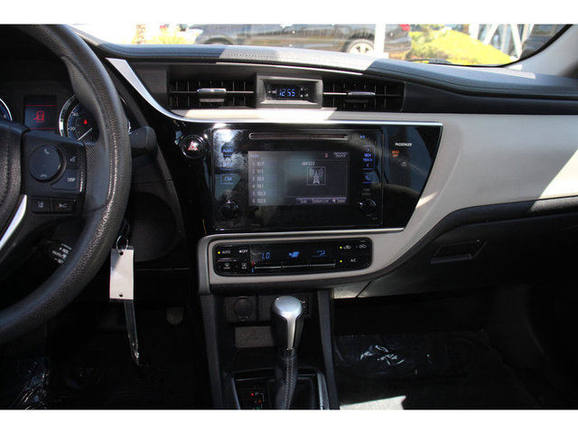 2017 Toyota Corolla LE photo