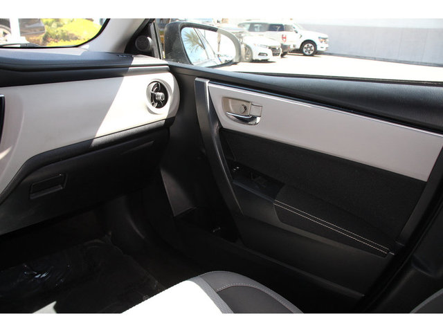 2017 Toyota Corolla LE photo