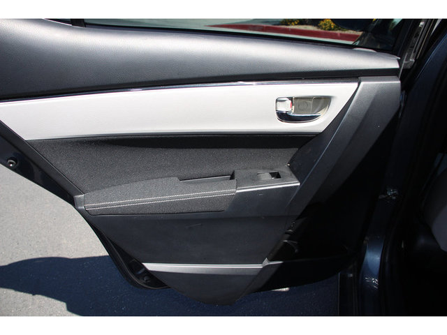 2017 Toyota Corolla LE photo