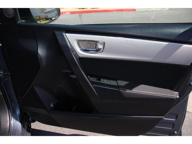 2017 Toyota Corolla LE photo