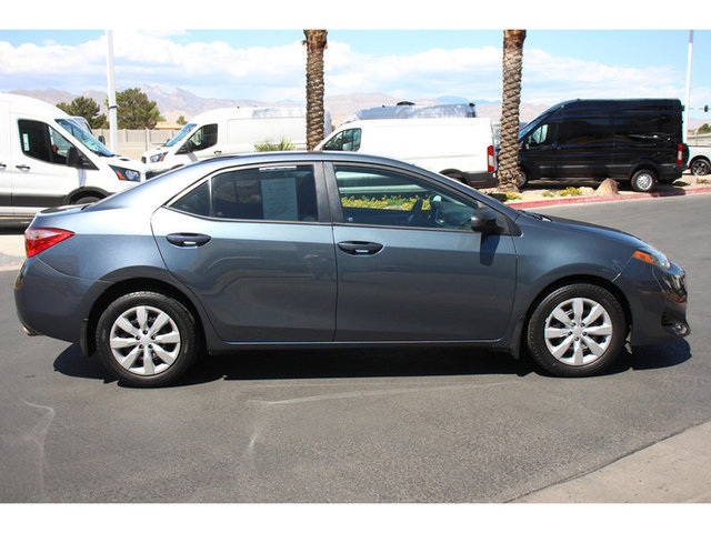 2017 Toyota Corolla LE photo