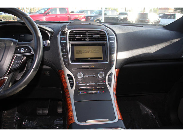 2019 Lincoln Nautilus Reserve FWD photo