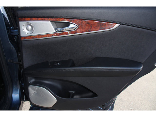 2019 Lincoln Nautilus Reserve FWD photo