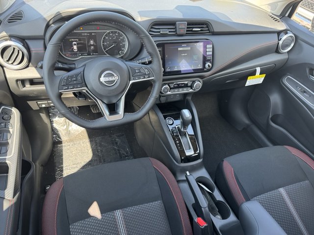 2025 Nissan Versa SR photo
