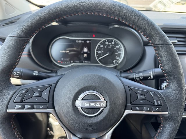 2025 Nissan Versa SR photo