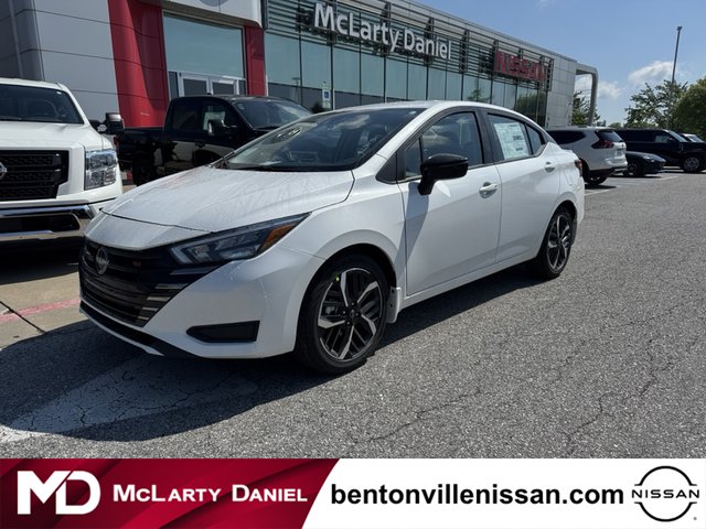 The 2025 Nissan Versa SR photos