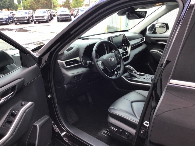 2021 Toyota Highlander XLE AWD photo