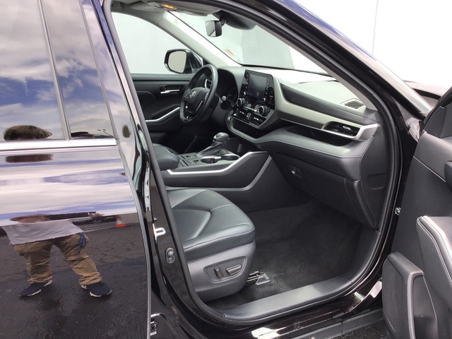 2021 Toyota Highlander XLE AWD photo