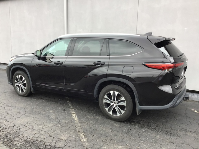 2021 Toyota Highlander XLE AWD photo