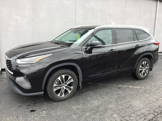 2021 Toyota Highlander XLE AWD photo