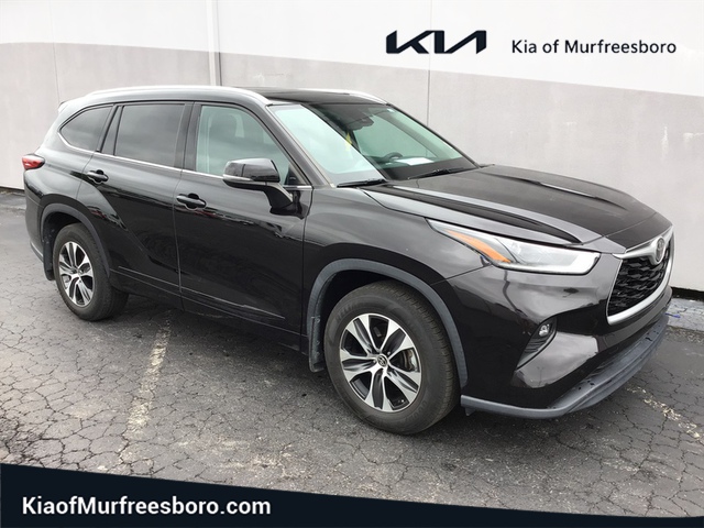 2021 Toyota Highlander XLE AWD photo