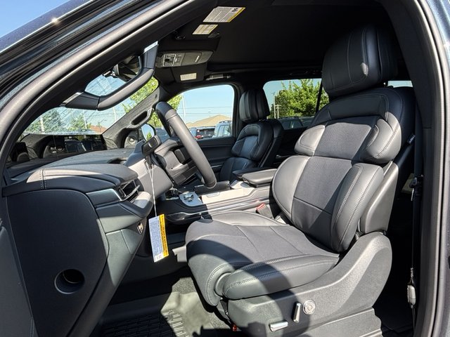2025 Lincoln Navigator Reserve 4WD photo